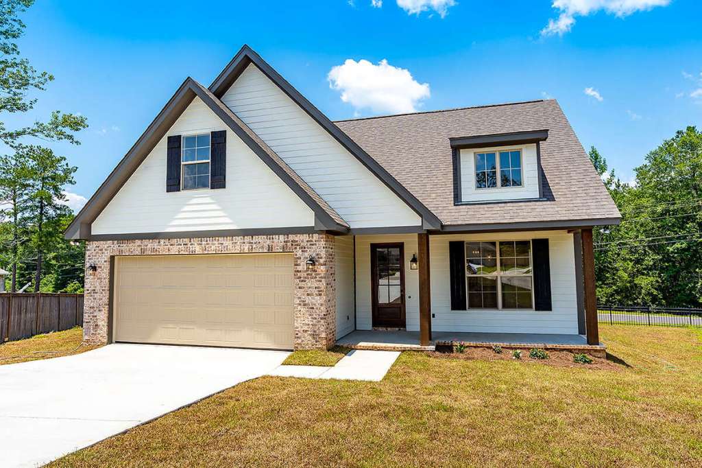 Image of the front side of The Artisan home plan after being built.